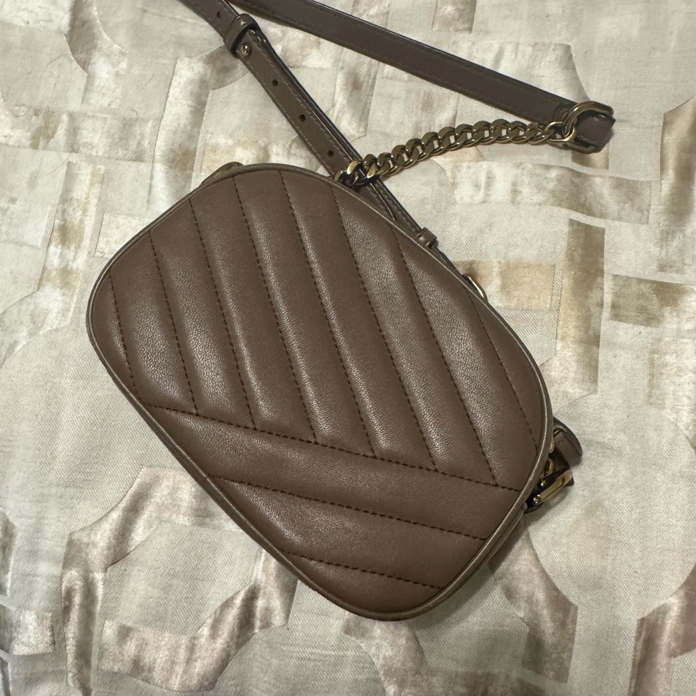 Tory Burch Kira Small Chevron Crossbody Camera Bag - Taupe - Picture 12 of 17